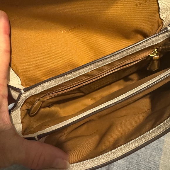 Coach Cassie 19 Cream Leather Shoulder Bag - Picture 3 of 8